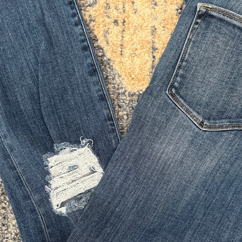 Frame Denim Le High Straight Distressed Jeans - Picture 4 of 4